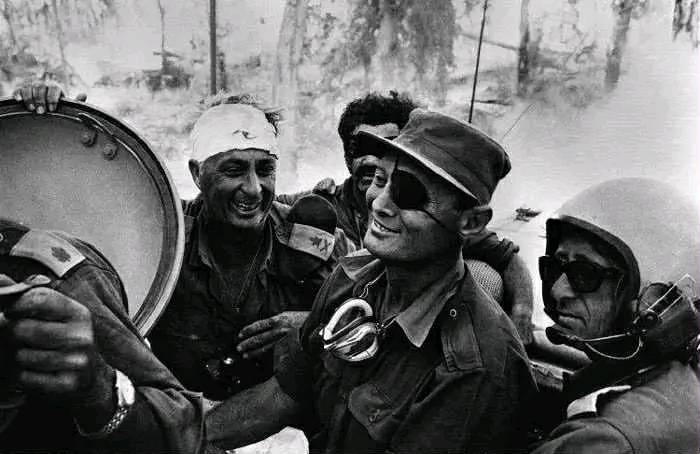 O Μοσέ Νταγιάν, o εμβληματικός Στρατηγός του Ισραήλ και νικητής του Πολέμου των 6 Ημερών