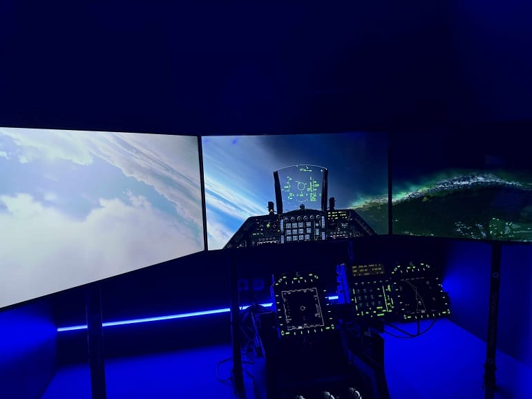 Στο... πιλοτήριο ενός F16 στην 89η ΔΕΘ
