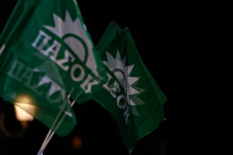 Οι χαμηλές δημοσκοπικές επιδόσεις του ΠΑΣΟΚ φέρνουν εκ νέου γκρίνια