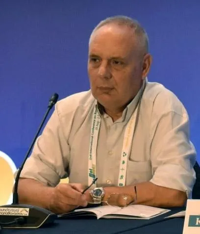 O Αναπληρωτής Καθηγητής Κοιτασματολογίας Χαράλαμπος Βασιλάτος