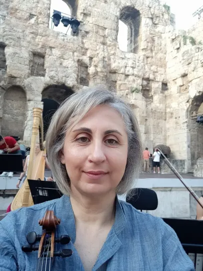 Η βιολονίστα Μαρία Σπανού