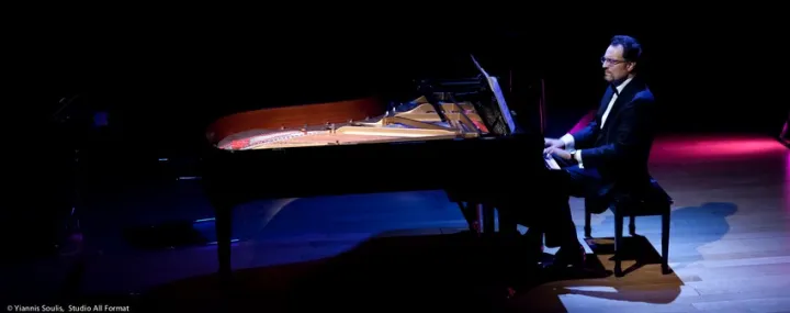 Νίκος Λαάρης